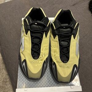 Adidas Boost 700 MNVN